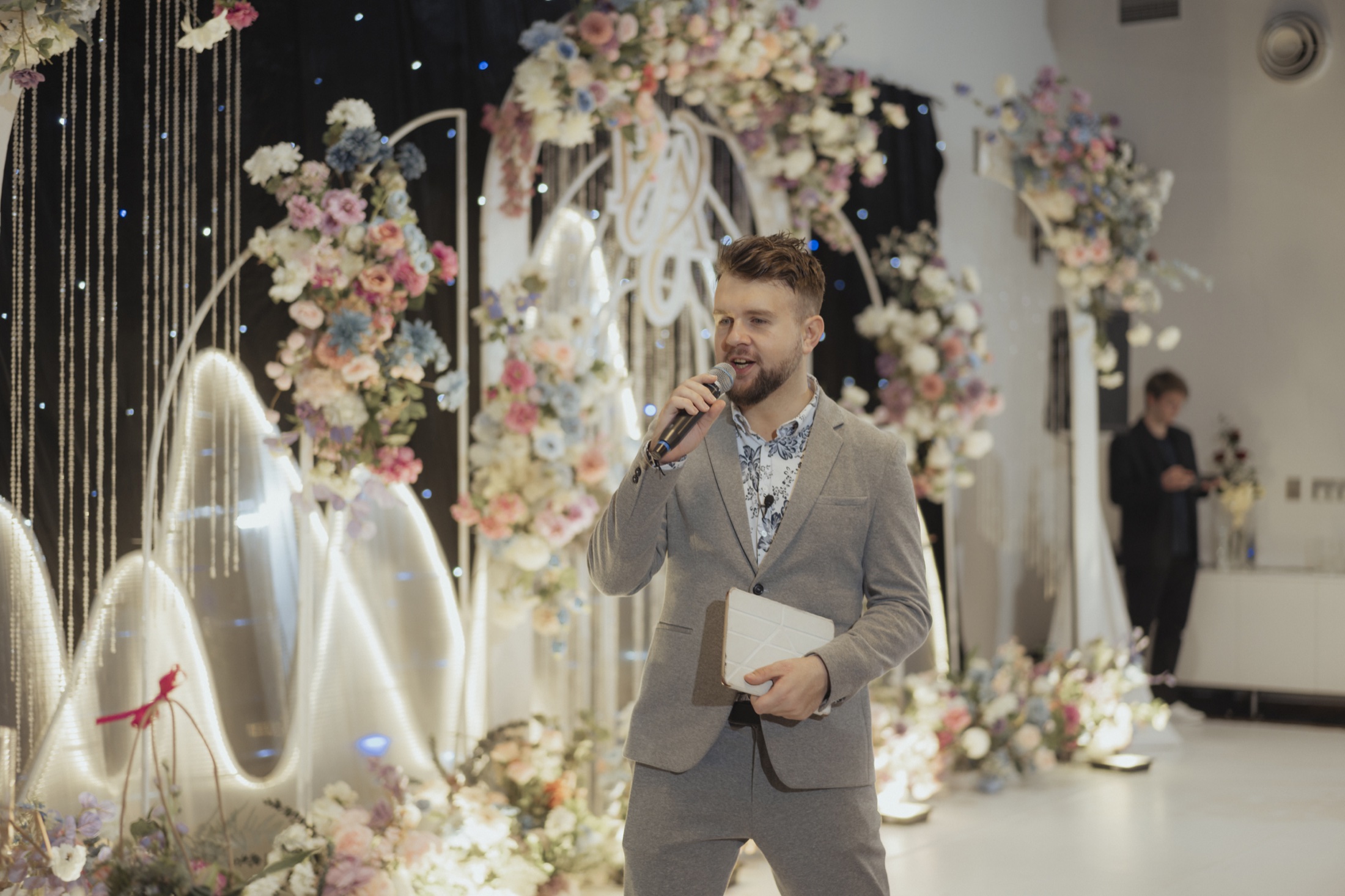 Host and coordinator Johnny Müller